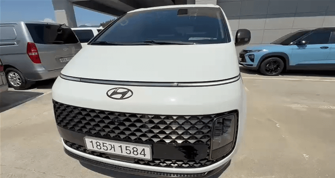 Hyundai Staria